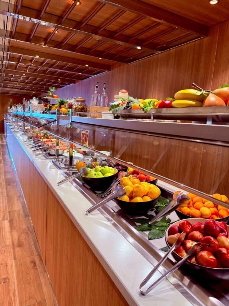 Neues Buffet im Yachtclu auf AIDAdiva