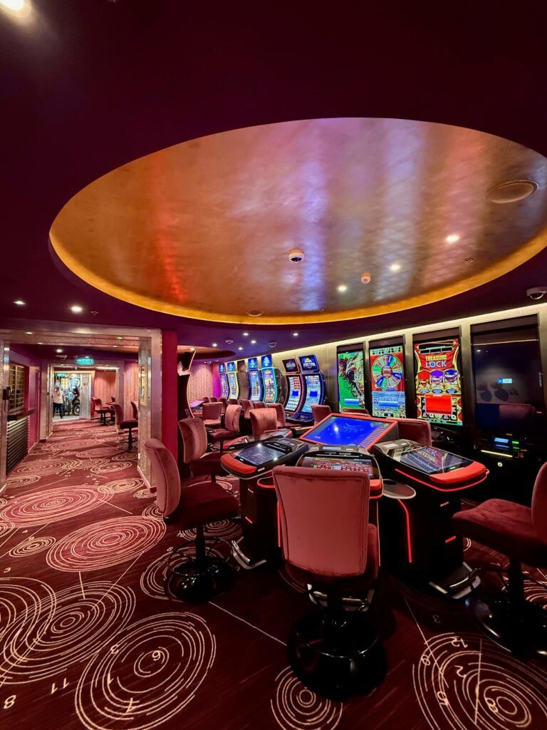 Der neue Casino auf AIDAdiva. Totale