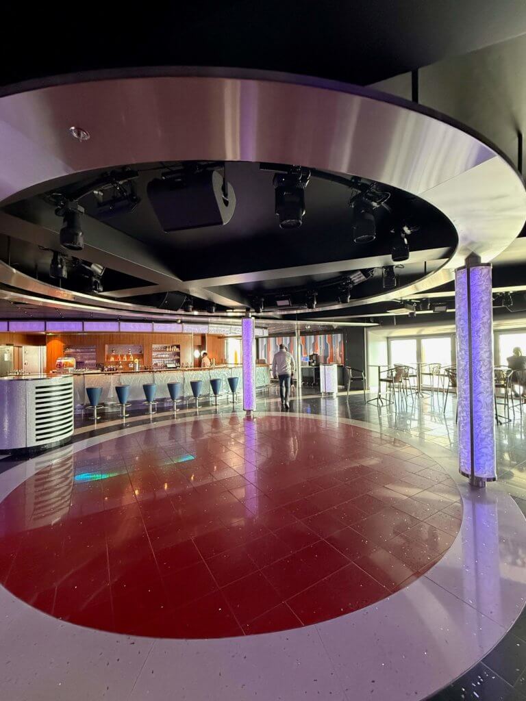 Der neue Ocean-Club auf AIDAdiva. Tagsüber ohne Menschen