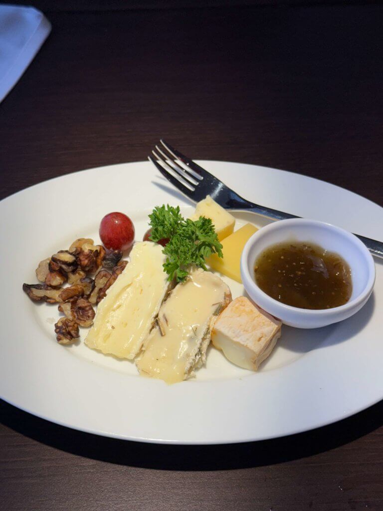 Das neue French-Kiss-Restaurant auf AIDAdiva. Speisenbeispiel Käsevariation