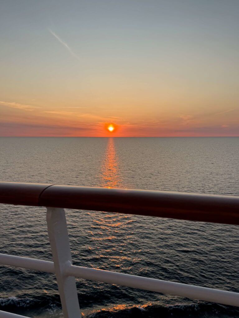 Sonnenuntergang auf AIDAdiva